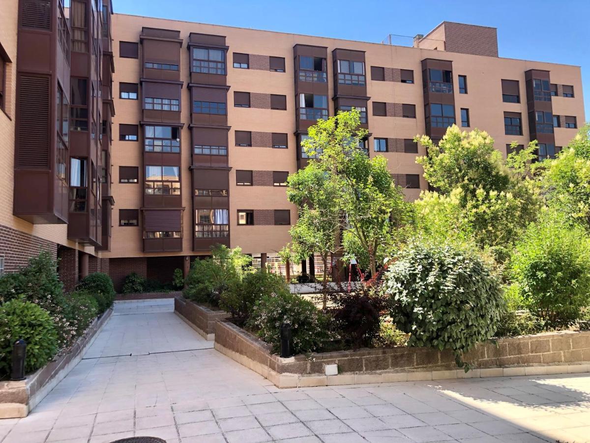 Apartamento Wanda Ifema Con Parking Y Piscina Madrid Ngoại thất bức ảnh