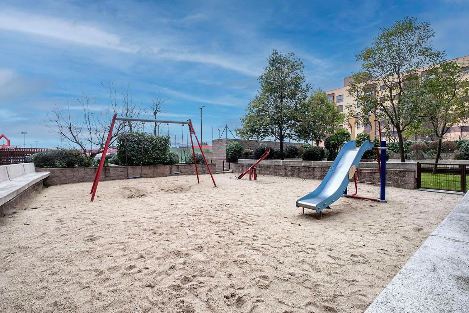 Apartamento Wanda Ifema Con Parking Y Piscina Madrid Ngoại thất bức ảnh